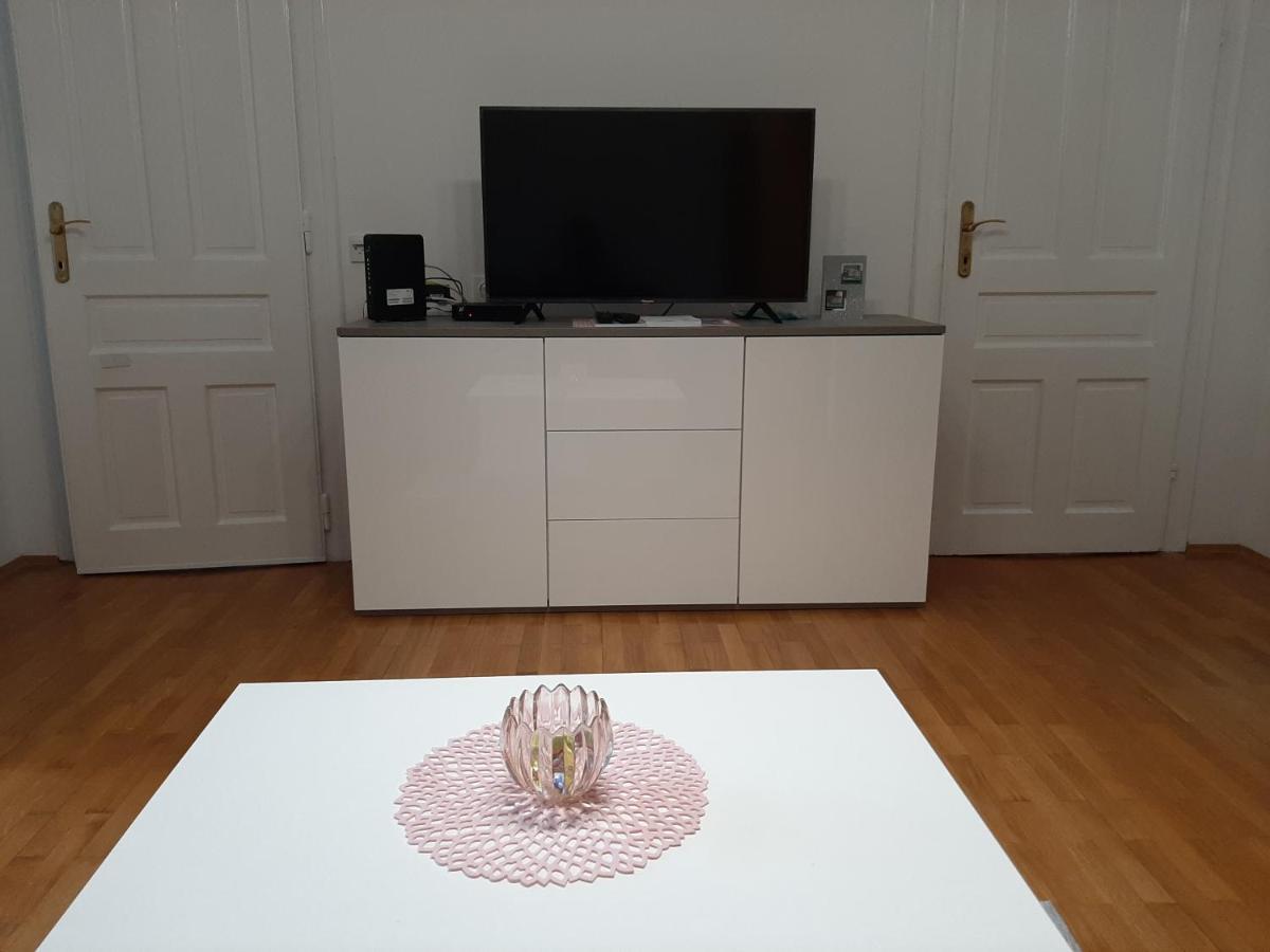 Apartman Kod Kestena Osijek Extérieur photo